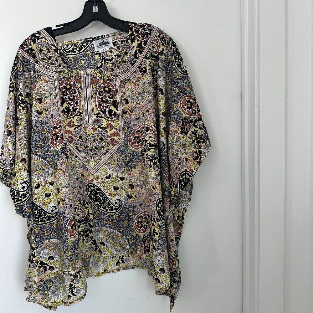 🩷 Metropolitan Boho Paisley Batwing Blouse Multicolor Flowing Top